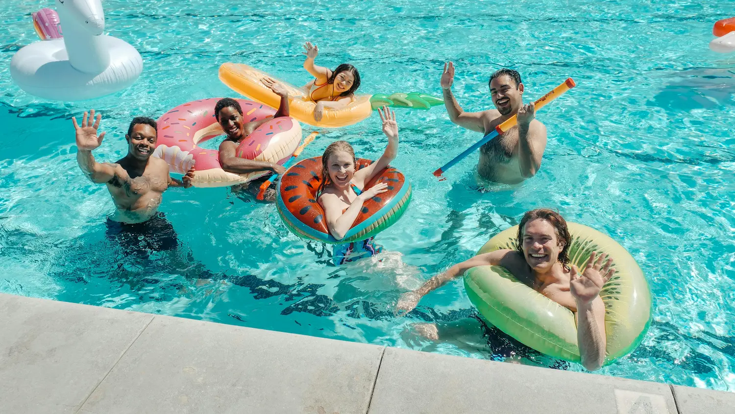 Pool Party 15 - 40 Persons - 4 Hours